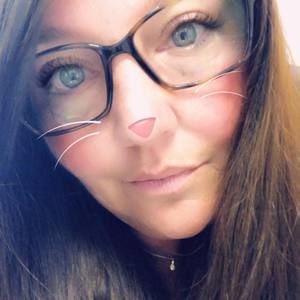 Meet your Posher, Debbie